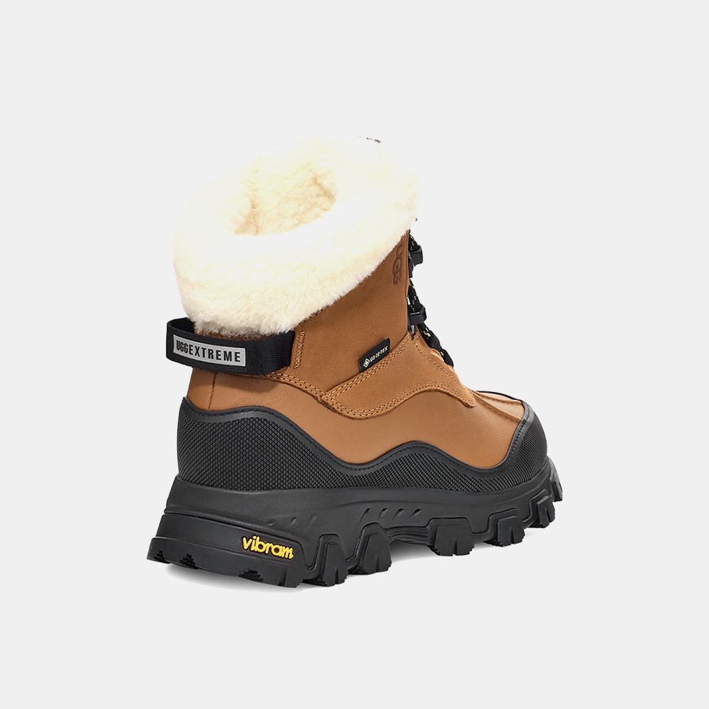 Bota UGG Adirondack Meridian Hiker Caramelo