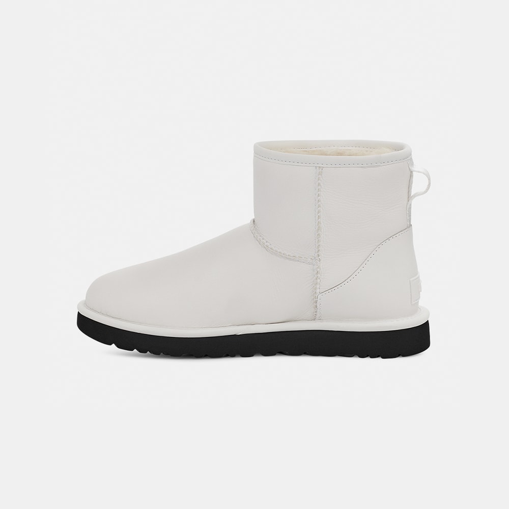 Bota UGG Classic Mini Side Logo II Branco
