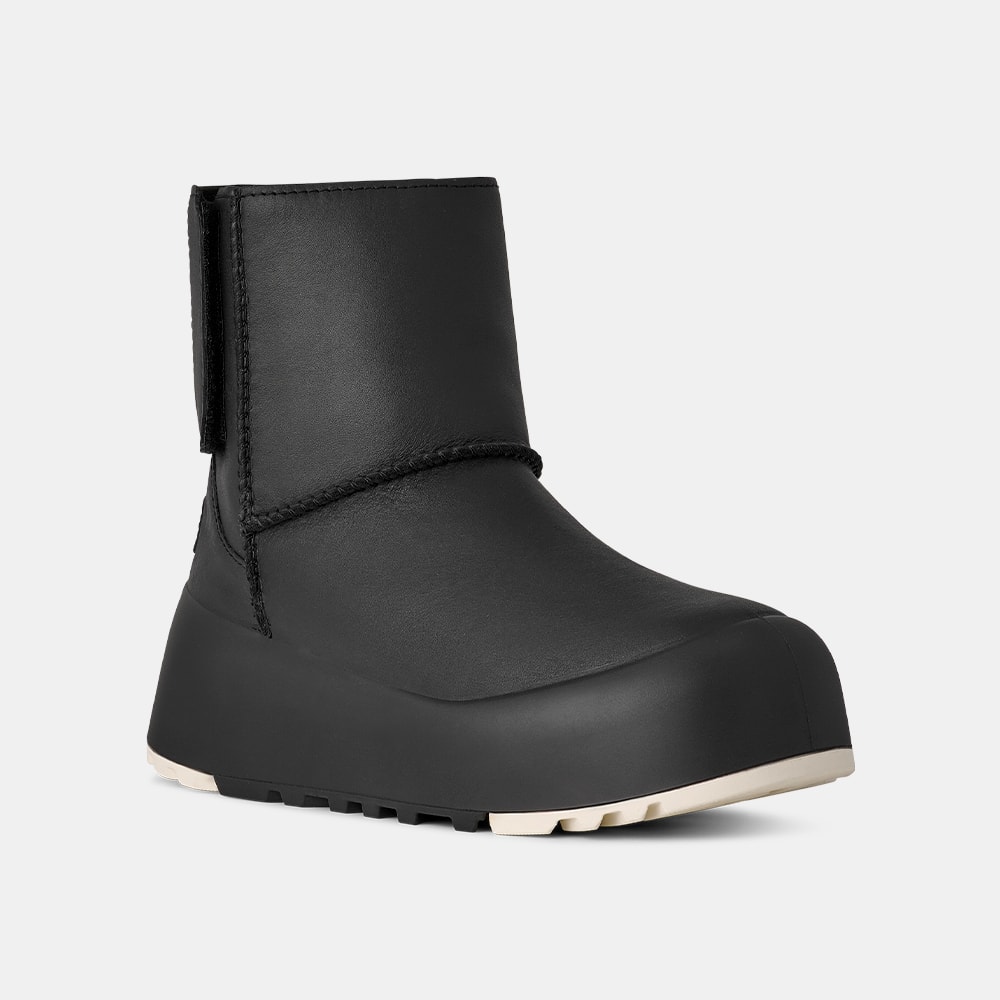 Bota UGG Classic StreetScape Leather Preto