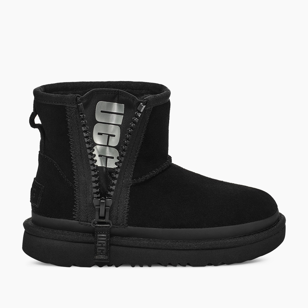 Bota UGG Juvenil Classic Mini Zipper Tape Logo Preto