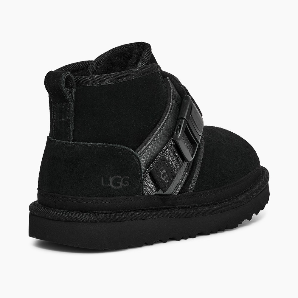 Bota UGG Juvenil Neumel Snapback Preto